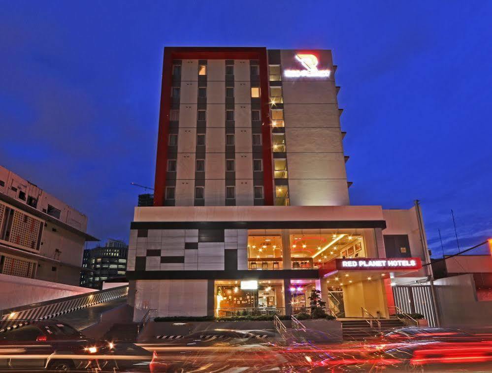 Red Planet Makati Amorsolo San Pedro Makati Exterior foto